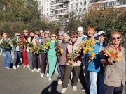 С заботой о старшем поколении: в Калининском районе продолжаются утренние тренировки