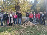 В Калининском районе активно проходят осенние субботники