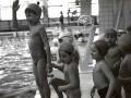 Группа детей в плавательном бассейне